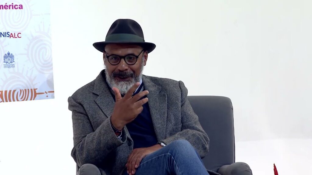 Edizon León Castro, Académico e investigador